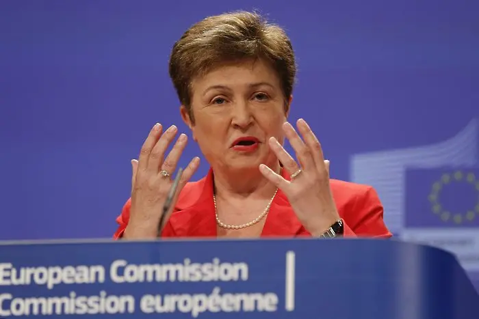 Политици призовават евролидерите да номинират жена за висш пост в ЕС