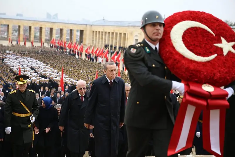 Анкара празнува националния празник на Турция като обсаден град