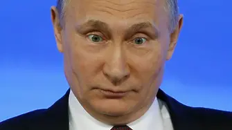 Защо Путин имитира политическа невинност?