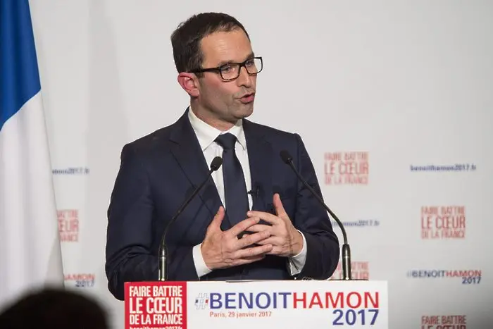 Крайноляв е кандидат-президентът на френските социалисти