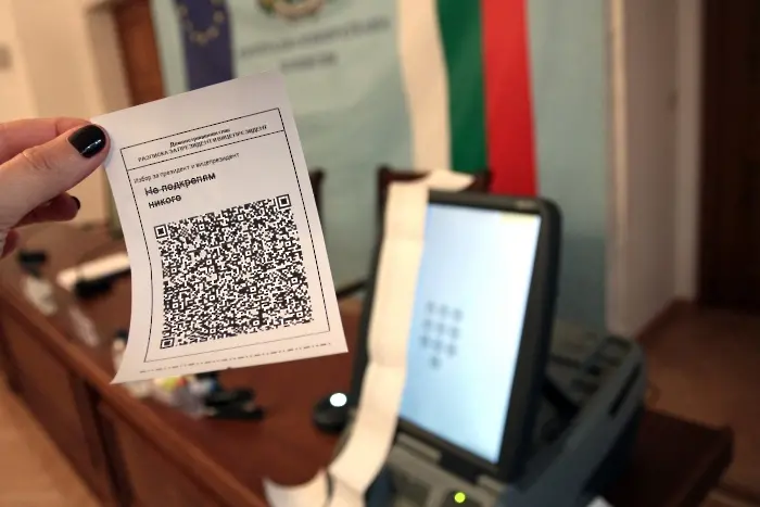 Машините за гласуване вече в България. Били скъпи, защото са специални