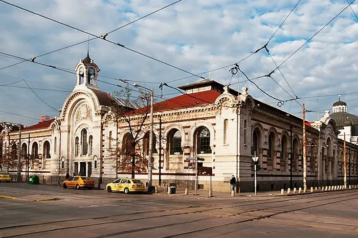 Евакуираха Централните хали в София