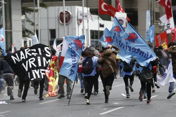 Сълзотворен газ и арести за 1 май в Истанбул