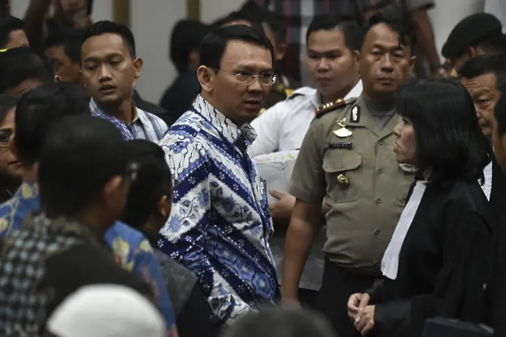 Губернаторът на Джакарта е осъден за богохулство