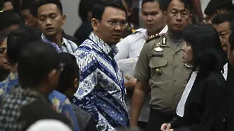 Губернаторът на Джакарта е осъден за богохулство