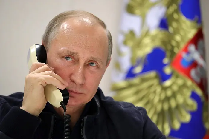 Рунет: Кремъл не може без бодлива тел и във виртуалния свят