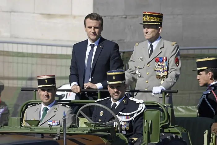 Шефът на френския генерален щаб подаде оставка