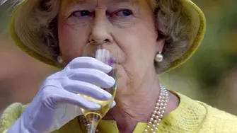 Колко пъти на ден и какво пие Елизабет II?