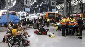 48 ранени при влакова катастрофа в Барселона