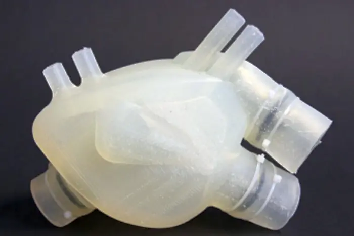Отпечатаха силиконово сърце на 3D принтер (ВИДЕО)