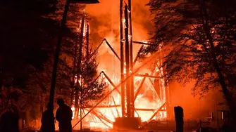 Пожар унищожи кулата “Гьоте” във Франкфурт (ВИДЕО)