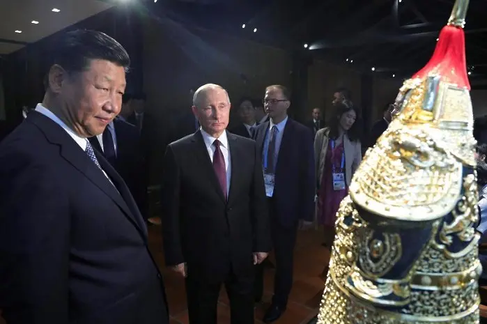 Си Цзинпин и Путин за Ким: Ще се справим „по подходящ начин“