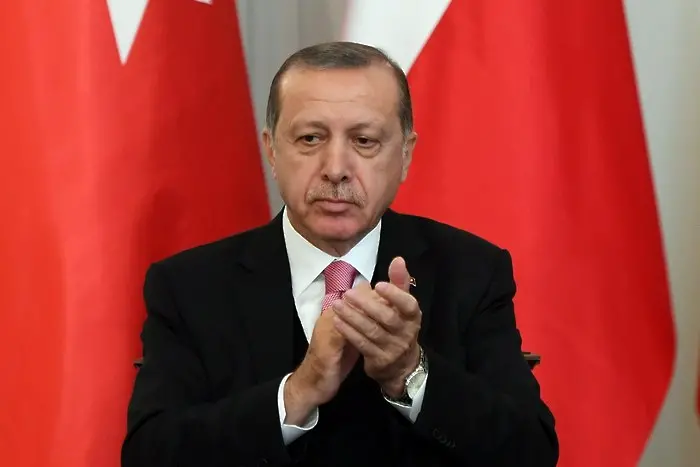 Заплатата на Ердоган скача с над 10%, а на работниците в Турция - с 4%