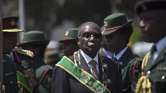 Мугабе - как едно селско момче от борец за свобода става тиранин