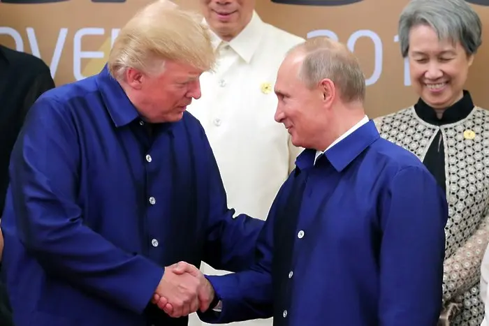 Защо Тръмп ругае всички, но не нарича Путин нисък?