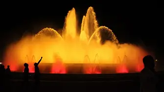 Забраниха жълтите фонтани в Барселона