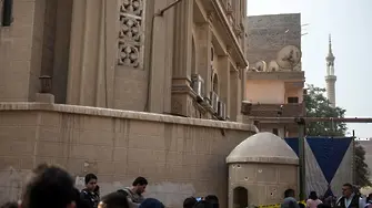 Нападател разстреля 7 души пред църква в Египет