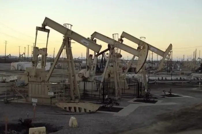 Вирусът пише история: Цената на американския суров петрол е отрицателна
