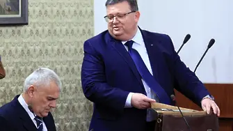 Защо Цацаров свика депутатите и Бойко Рашков? Заради медийни заглавия