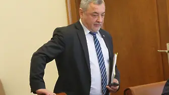Иска ли Валери Симеонов оставката на Ангелкова