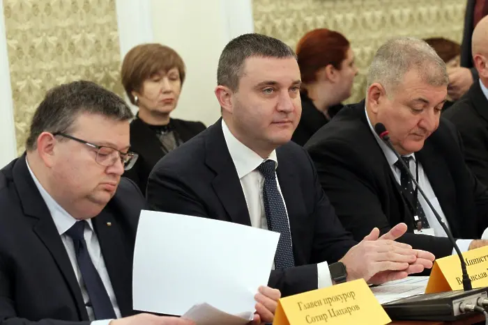 Цацаров: Няма данни за изчезнали 300 000 записа в системата на митниците