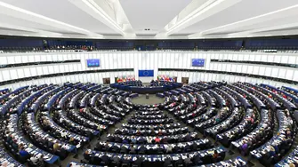 ЕП иска срок за Полша и Унгария да зачитат правото