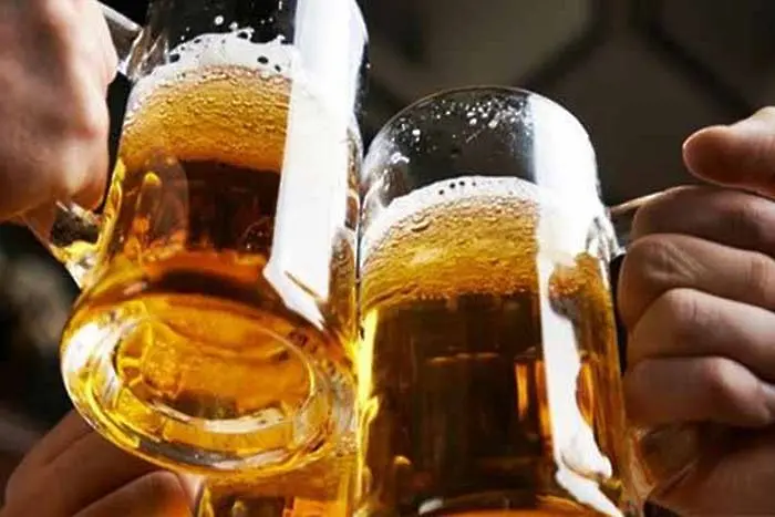 От днес бирата и виното в заведенията се облагат с 9% ДДС