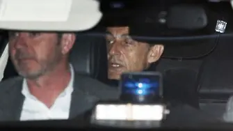 Саркози обвинен във вземане на подкупи