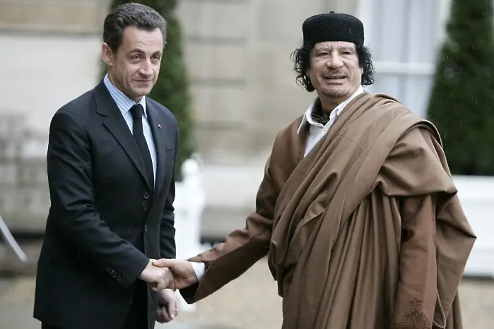 Саркози задържан и разпитан