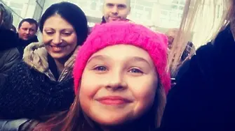 Руско момиченце стана герой с протестни жестове по адрес на губернатор (ВИДЕО)