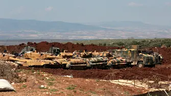 Турската армия обгради контролирания от кюрдите Африн