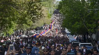Опозицията поиска предсрочни избори в Армения