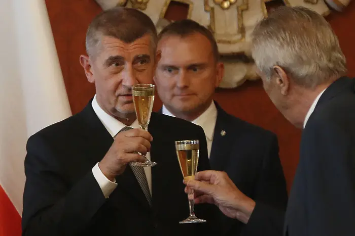 Милиардерът Бабиш за втори път премиер на Чехия