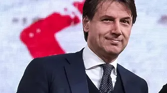Новият италиански премиер с фалшиво CV?