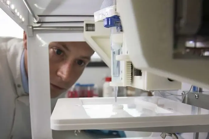 Учени печатат роговица за 10 минути на 3D био-принтер