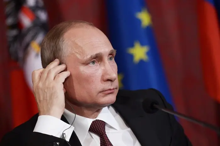 Руските служби водят Путин за носа