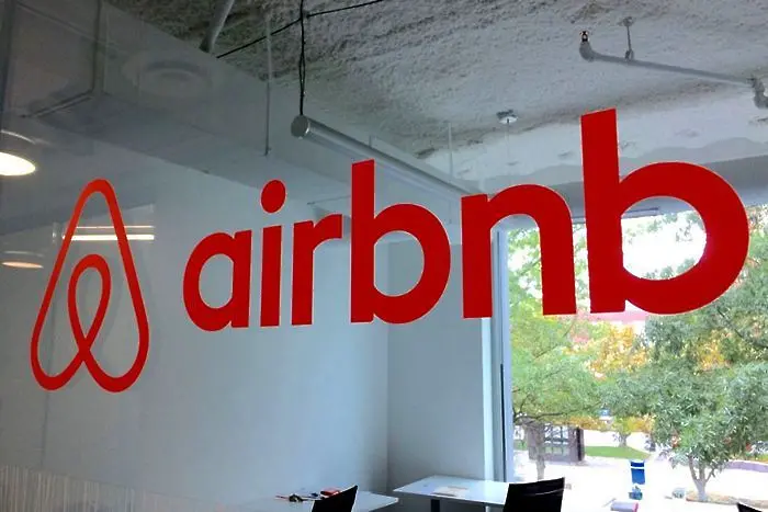 Брюксел обвини Airbnb, че нарушава правата на потребителите