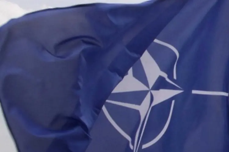НАТО покани Македония да започне преговори