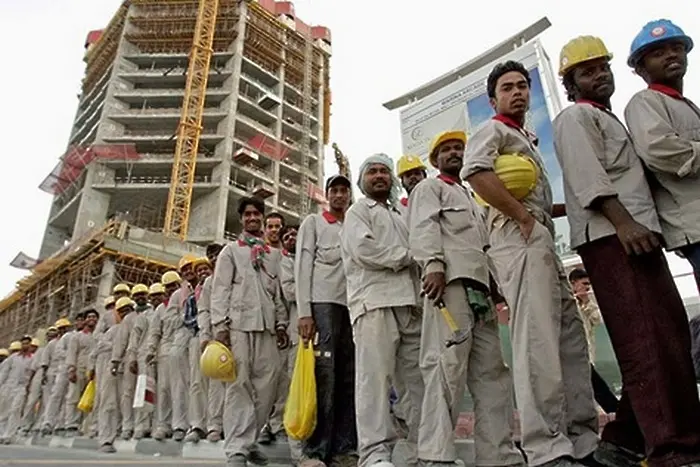 Без социални помощи саудитците се ориентират към физическия труд
