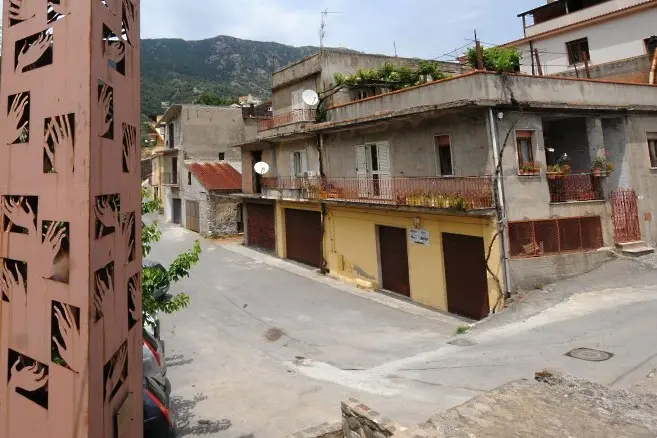Къщи застрашени от рухване в Италия заради бетона на мафията