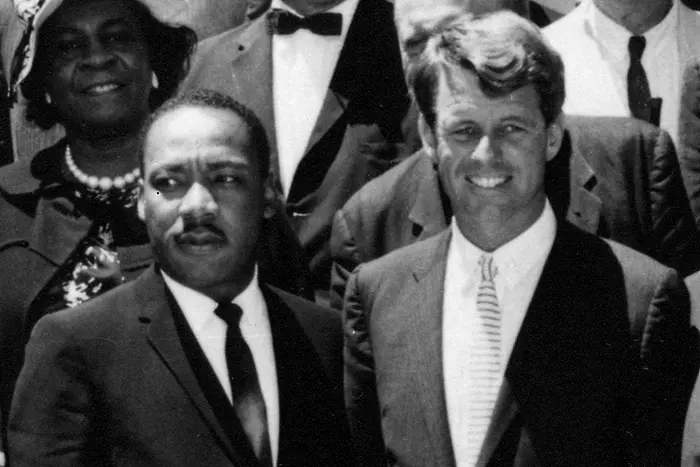 Убиецът на Робърт Кенеди - намушкан в затвора