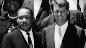 Убиецът на Робърт Кенеди - намушкан в затвора
