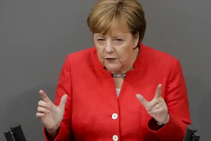 Коалицията на Меркел с рекордно нисък рейтинг, 