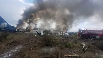 Самолет се разби в Мексико, нито една жертва (ВИДЕО)