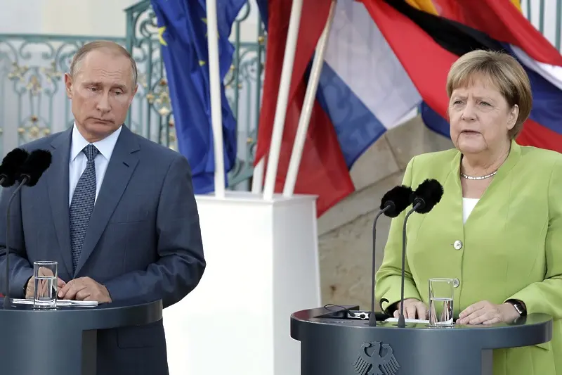 Меркел: Газ от Русия трябва да минава през Украйна и след 