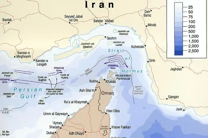 Петролът скача заради ирански маневри в Залива