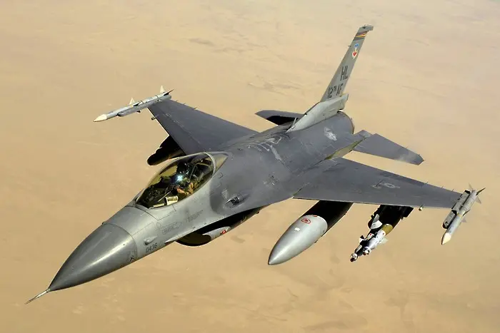 Пентагонът обяви договора с България за F-16. Струват $512 млн. без двигателите