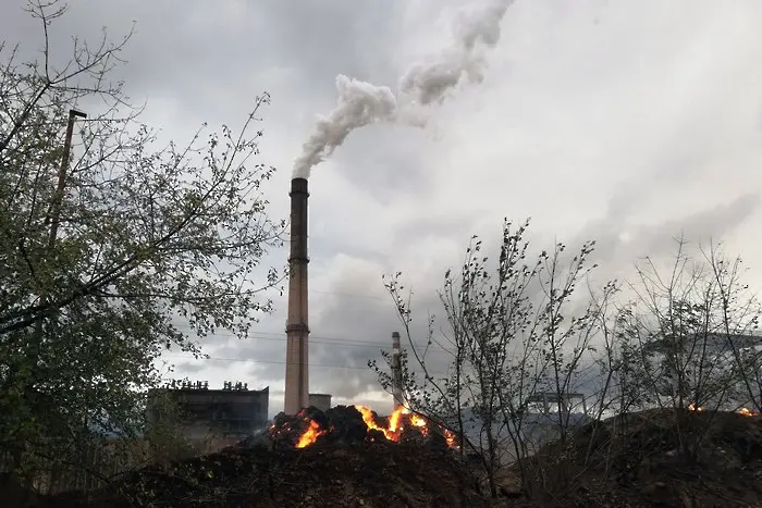 Овладяно е разпространението на пожарите в Сливен