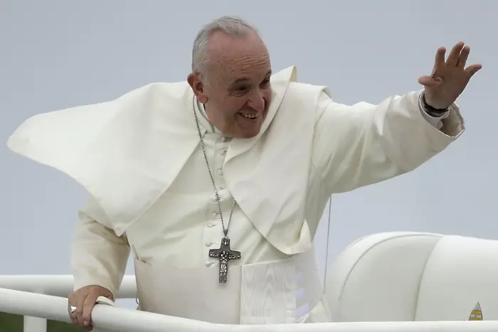 Папа Франциск: Който издига стени, свършва като затворник (ЦИТАТИ)