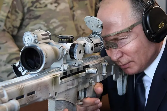 Путин пробва ултрамодерен снайпер на 